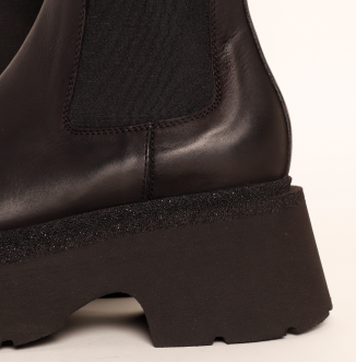 3106 Boots Chelsea