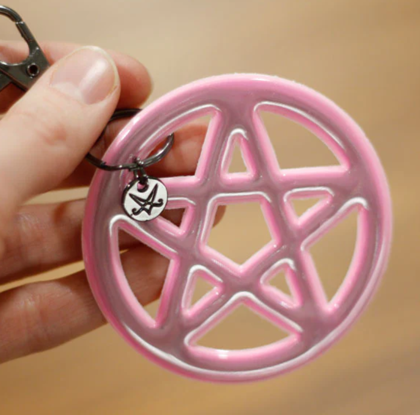 Black or pink pentagram reflector