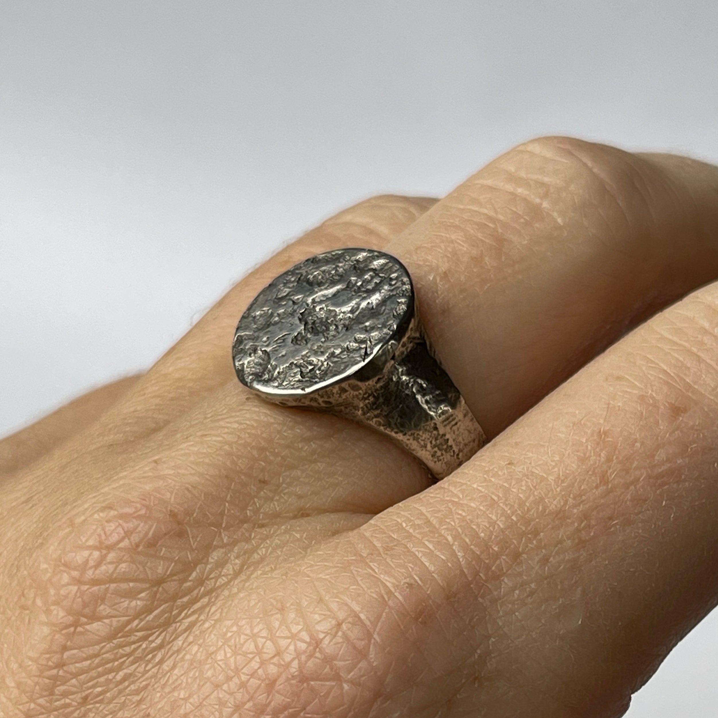 Full Moon Signetring