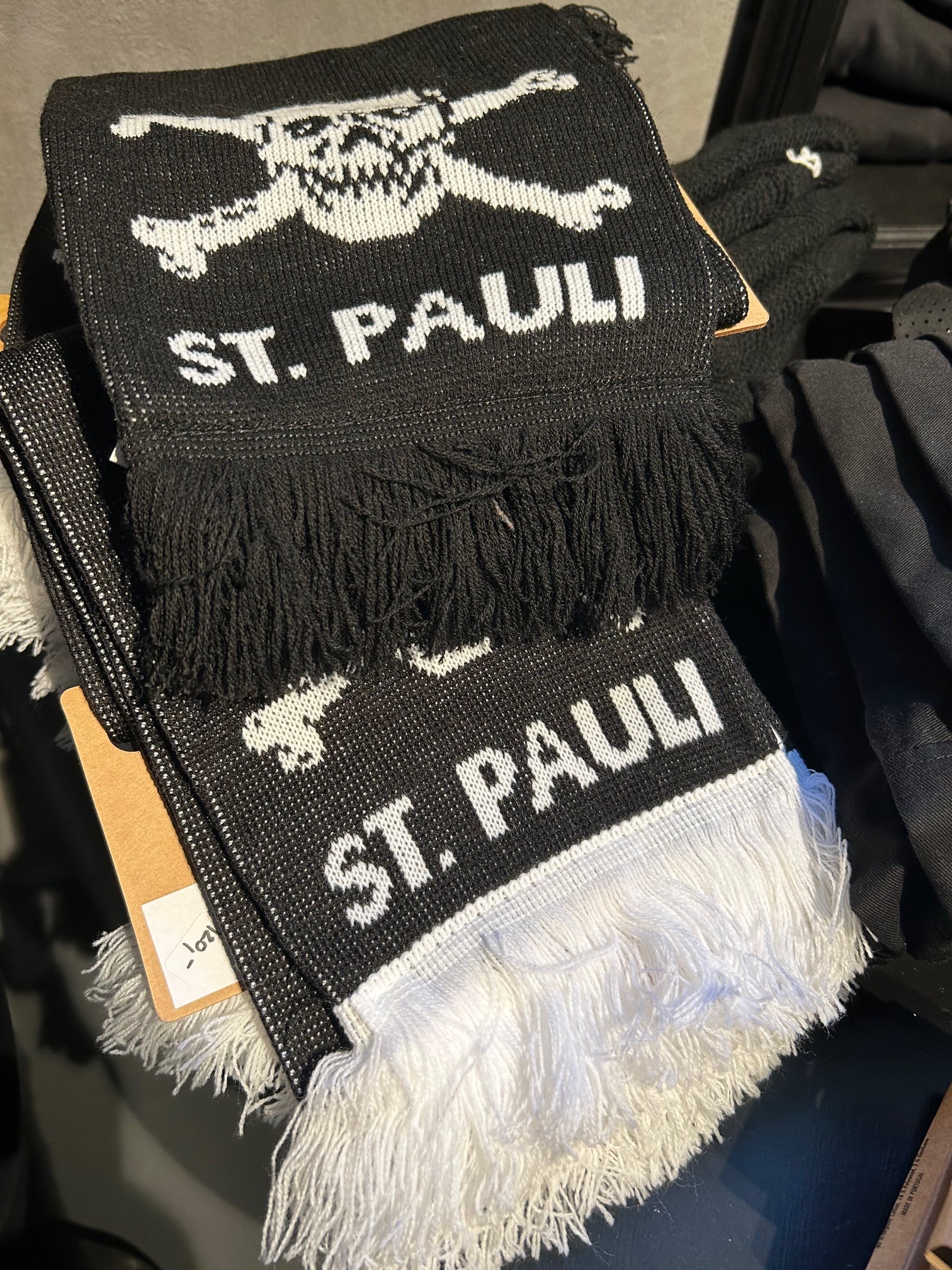 Scarf Skull