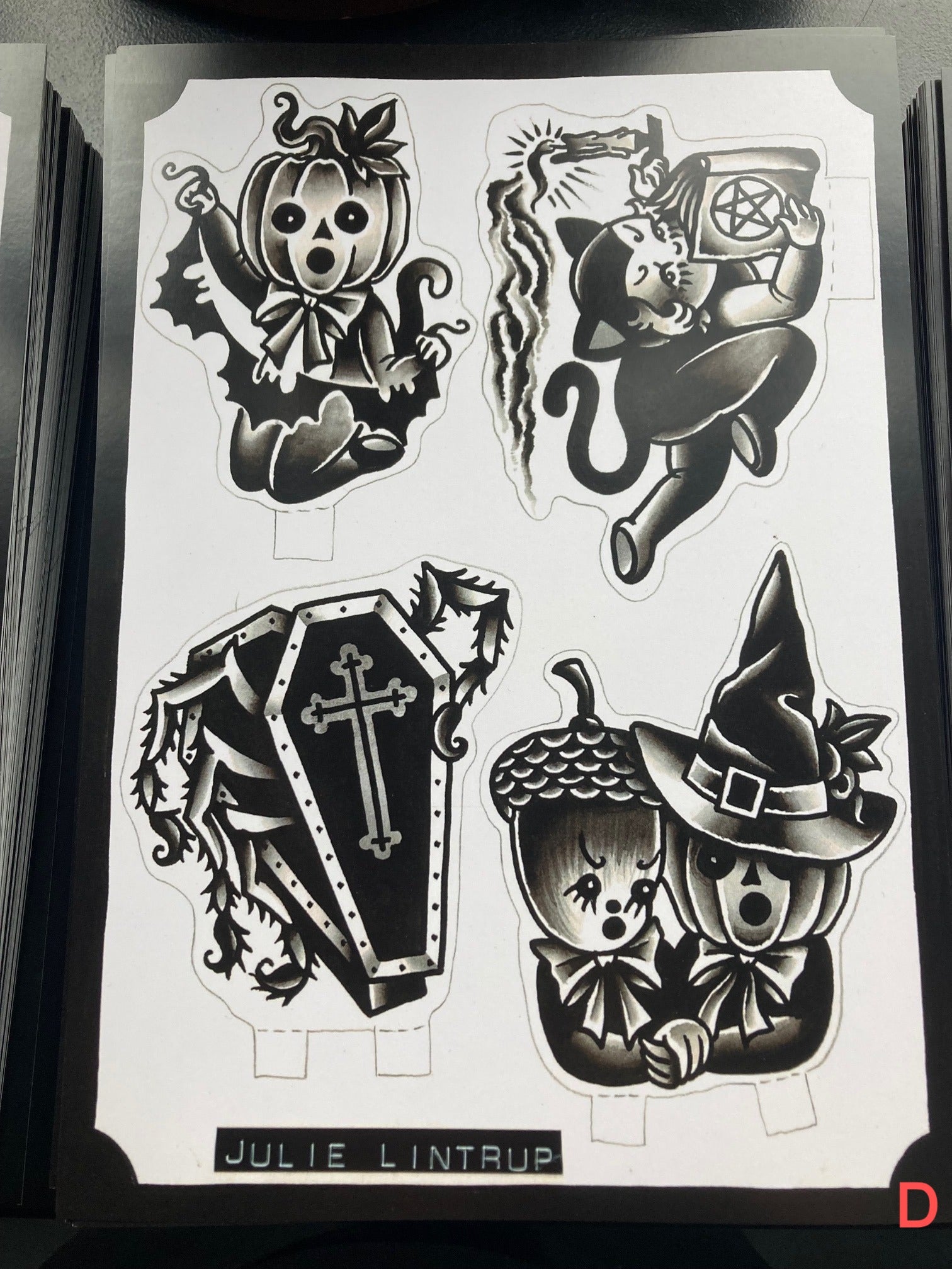 KRAVLENISSER ("shelf elves")