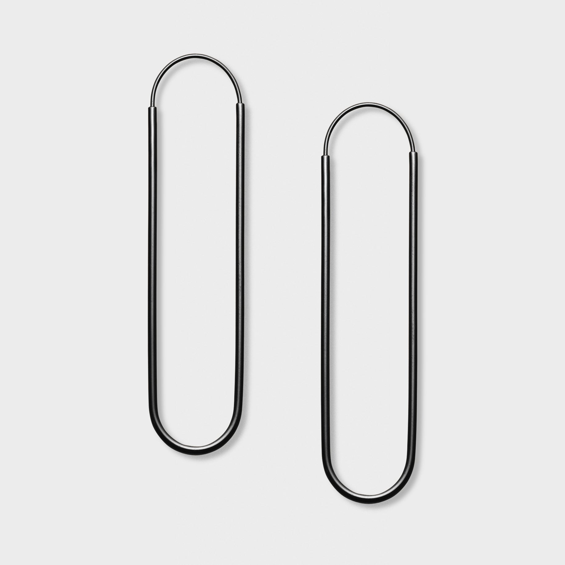 ARENA oxidized silver earring