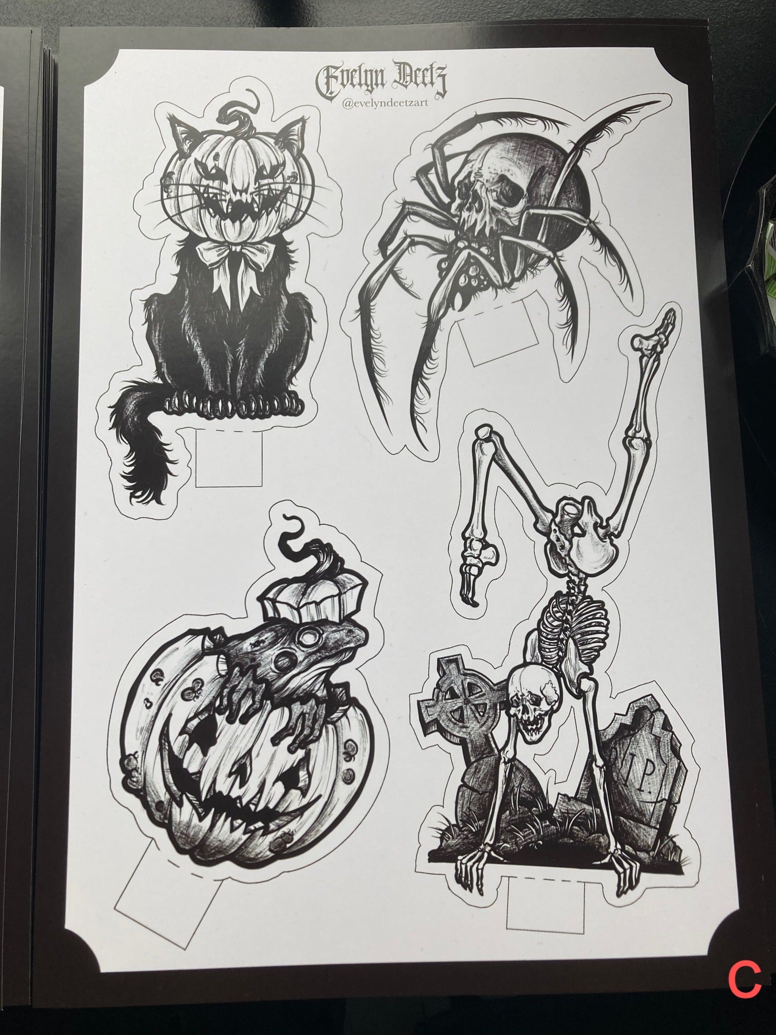 KRAVLENISSER ("shelf elves")