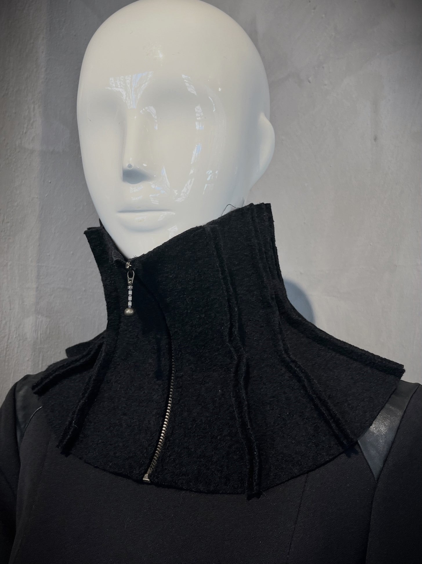 BLACK STORM 08 COLLAR