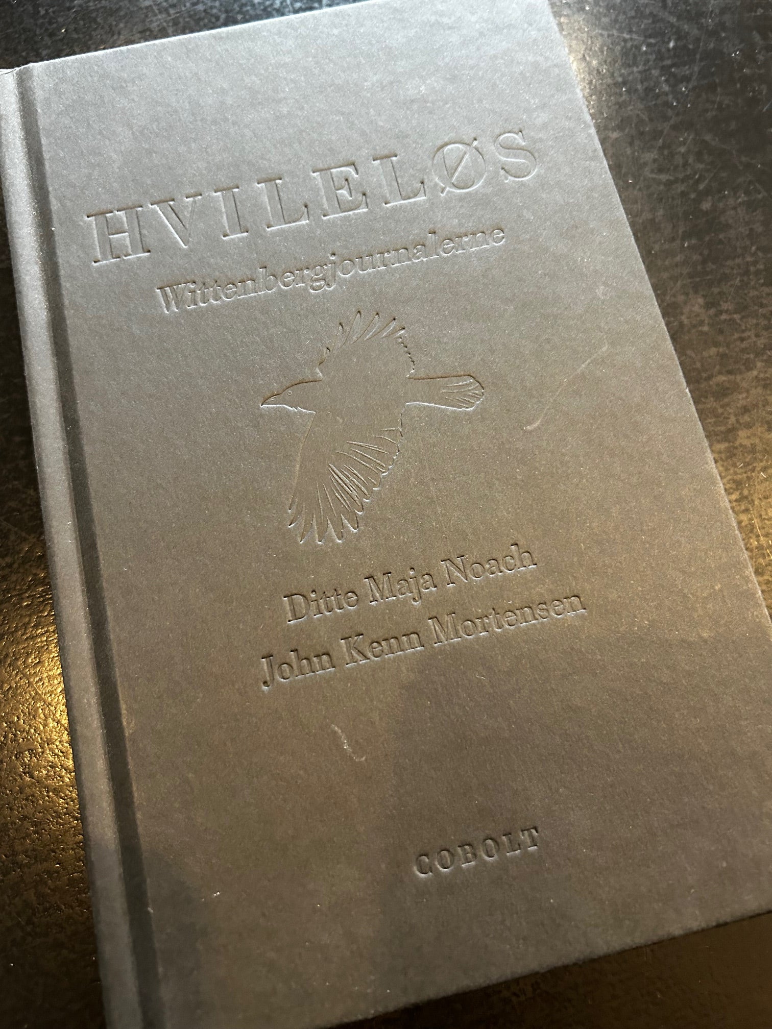 Hvileløs - book illustrated by John Kenn Mortensen