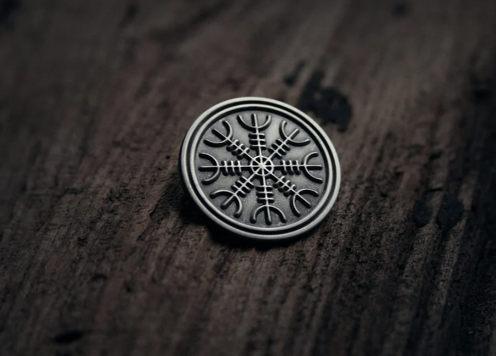 Ægishjálmur, Helm of awe (Aegishjalmr/Aegishjalmur), antique look version - PIN